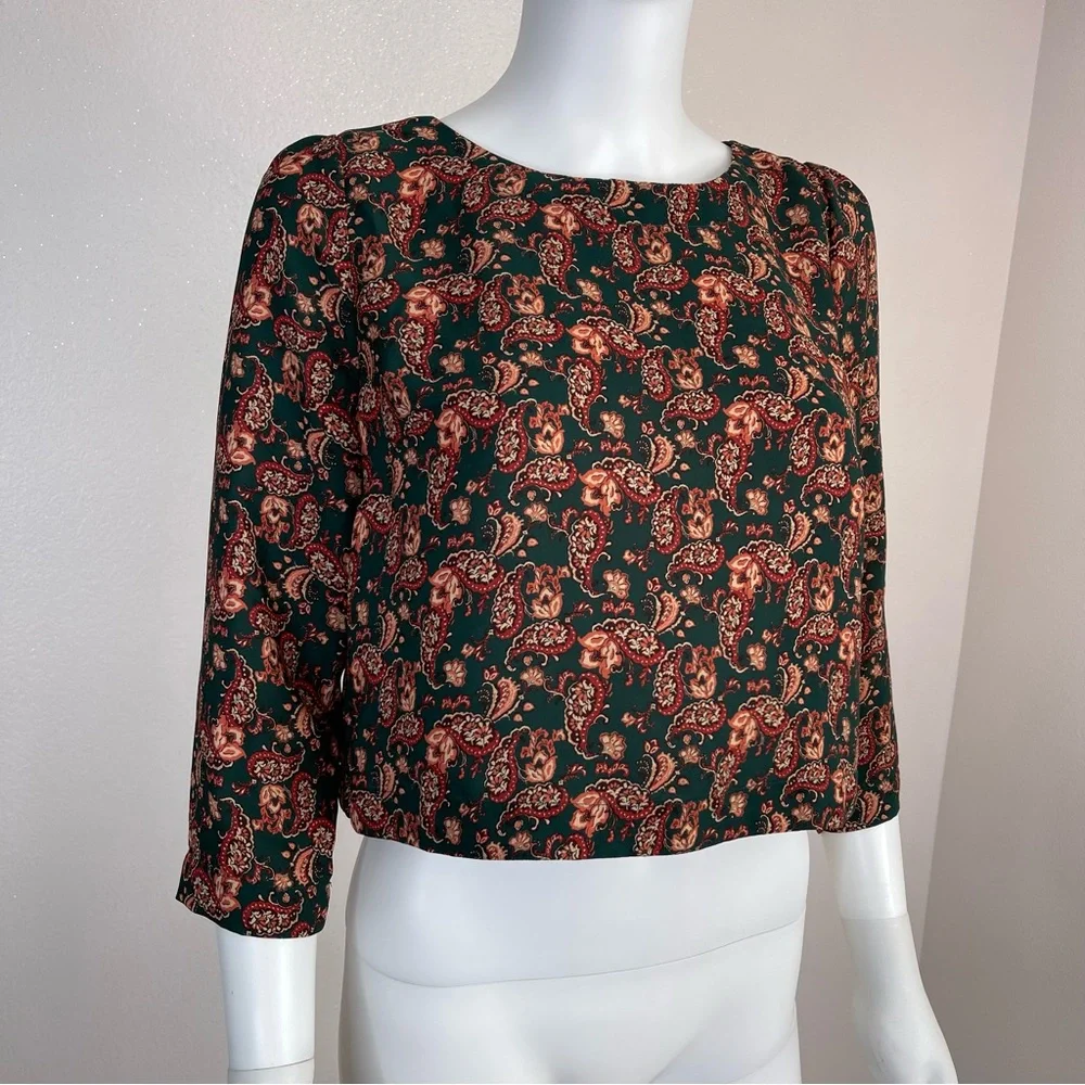 Beautiful cropped floral top peace floral top Forever21 S cropped floral top